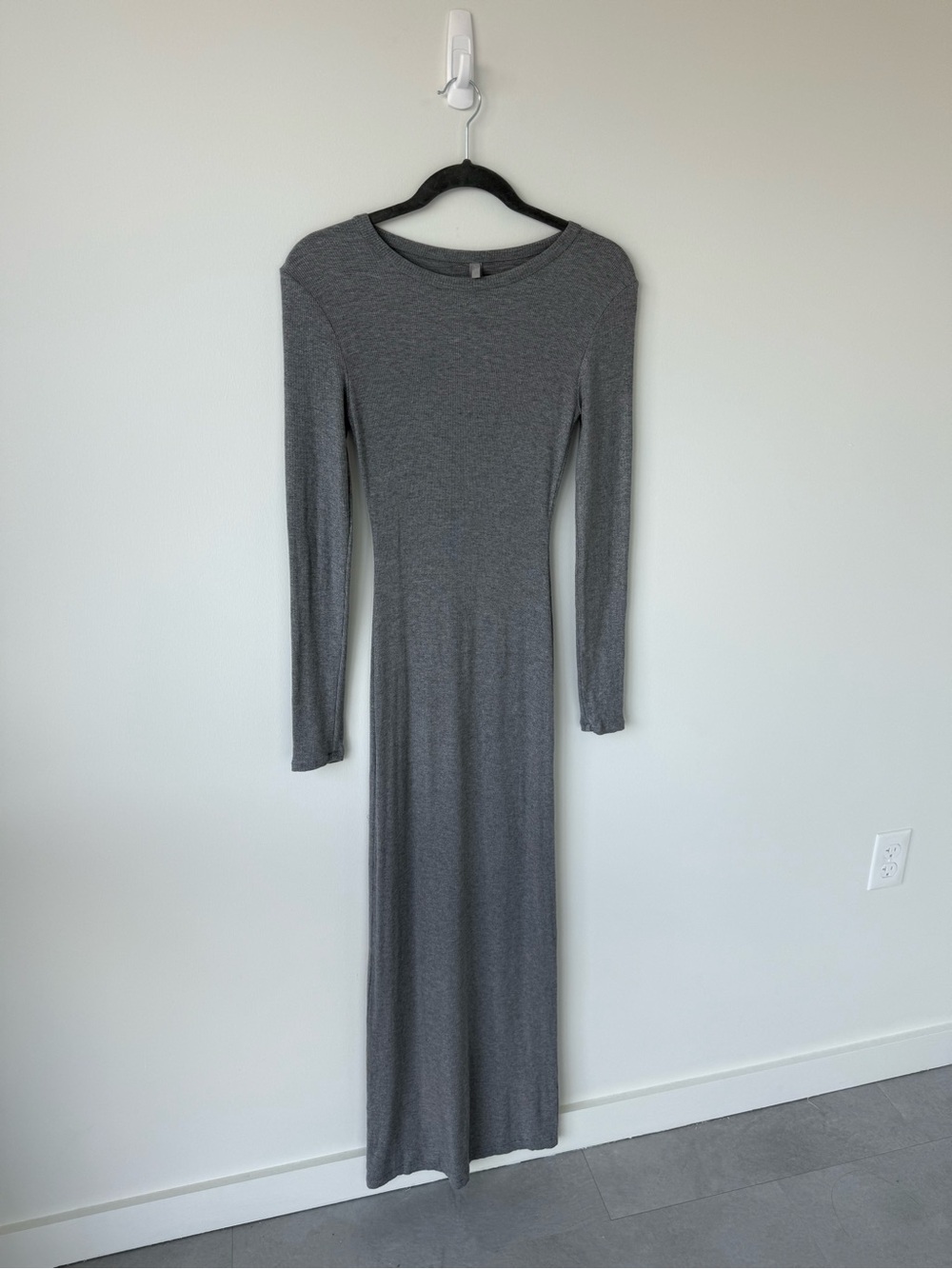 SKIMS Long Slip dress Classic Crew Neck in grey